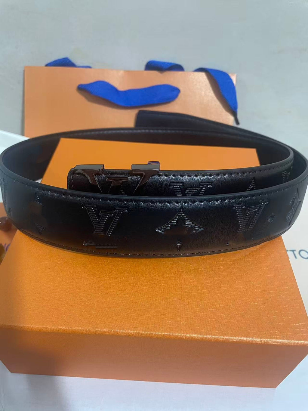 New smooth buckle trouser belt cross-border live Douyin Internet celebrity belt men's light luxury alphabet men's belt casual and versatile