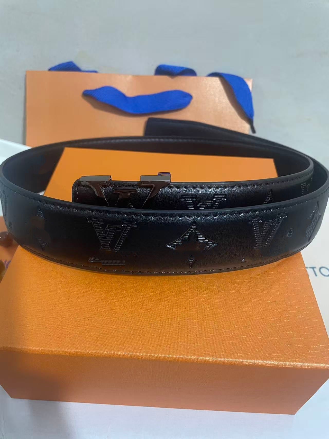 New smooth buckle trouser belt cross-border live Douyin Internet celebrity belt men's light luxury alphabet men's belt casual and versatile