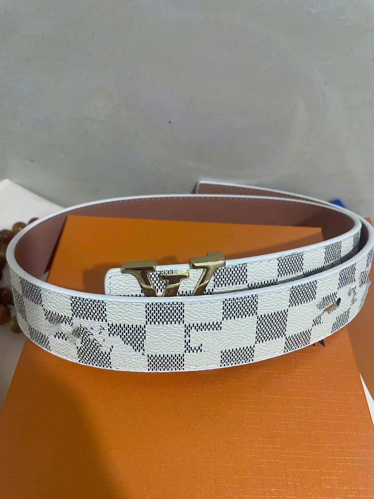 New smooth buckle trouser belt cross-border live Douyin Internet celebrity belt men's light luxury alphabet men's belt casual and versatile